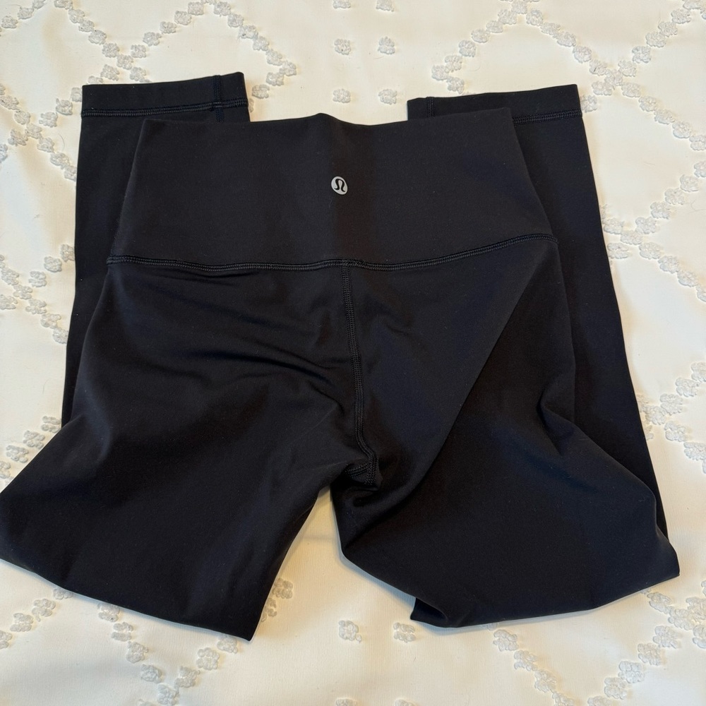 Lululemon Wunder Under Crop 21” - Size 4 - Black- High Rise - Full on Luxtreme